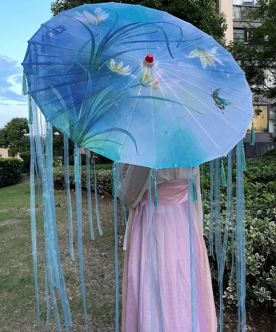 Antique Oiled Paper Parasol for Timeless Stage Elegance